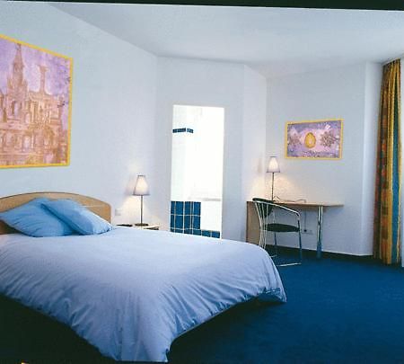 Amadeus Hotel แซร์กูมีนส์ ภายนอก รูปภาพ
